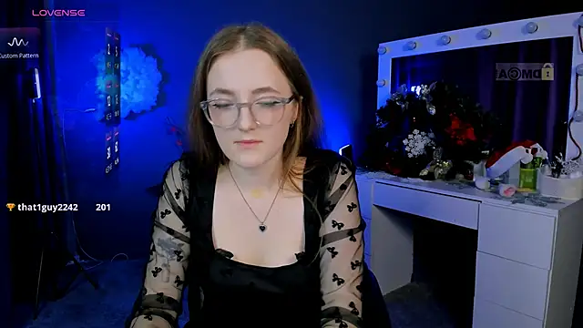 luna berryy online show from 10, 1, 2025