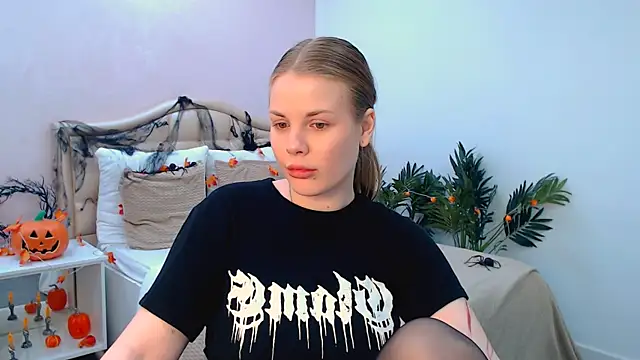 holy kitty online show from 30, 10, 2025