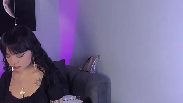 Snapshot of maddy_walker chatting on 2, 2, 2025 maddy walker online show from 2, 2, 2025