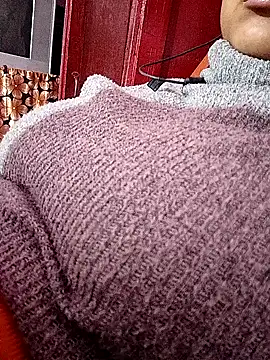 Snapshot of ruhi2003 chatting on 12, 12, 2024 ruhi2003 online show from 12, 12, 2024