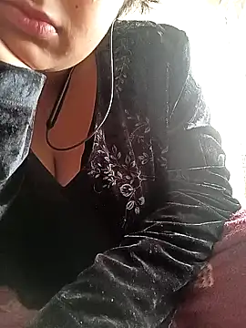 Snapshot of ruhi2003 chatting on 16, 12, 2024 ruhi2003 online show from 16, 12, 2024