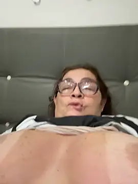 AntonellaAlondra4 online show from 23, 11, 2025