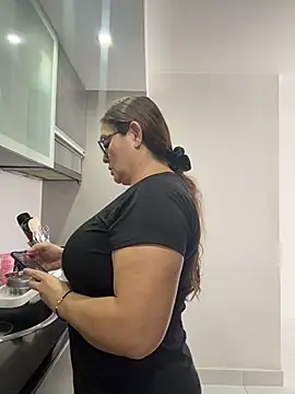 AntonellaAlondra4 online show from 24, 3, 2026