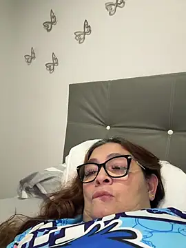 AntonellaAlondra4 online show from 8, 6, 2026