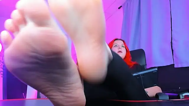 NielletaBlossom online show from 8, 1, 2025