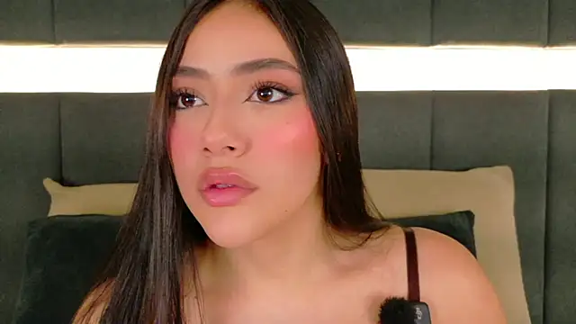 nicolle pierce online show from 30, 10, 2025