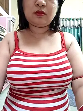 Snapshot of Royalgirl667 chatting on 2, 12, 2024 Royalgirl667 online show from 2, 12, 2024