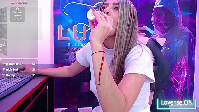 Snapshot of miacarperr1 chatting on 11, 2, 2025 miacarperr1 online show from 11, 2, 2025