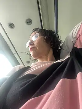 MireyaTorresGu online show from 7, 2, 2026