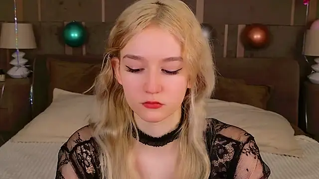 Snapshot of NaomiLoys chatting on 15, 2, 2025 NaomiLoys online show from 15, 2, 2025