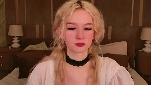 Snapshot of NaomiLoys chatting on 11, 3, 2025 NaomiLoys online show from 11, 3, 2025