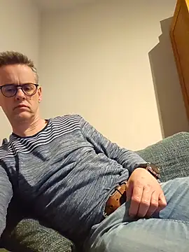 Snapshot of Hectorthyssen1 chatting on 25, 4, 2026 Hectorthyssen1 online show from 25, 4, 2026