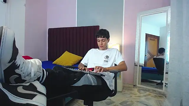 Zacktk7 online show from 2, 1, 2025