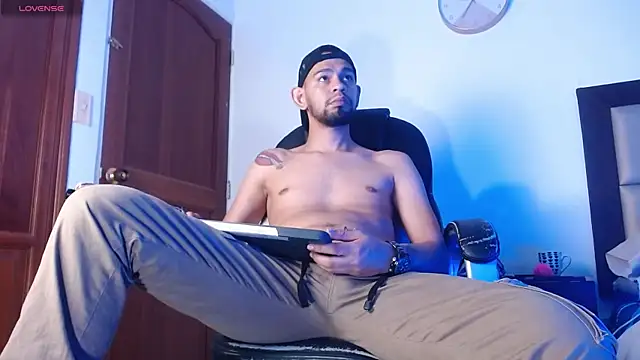 Snapshot of Bedobigcock chatting on 18, 3, 2025 Bedobigcock online show from 18, 3, 2025