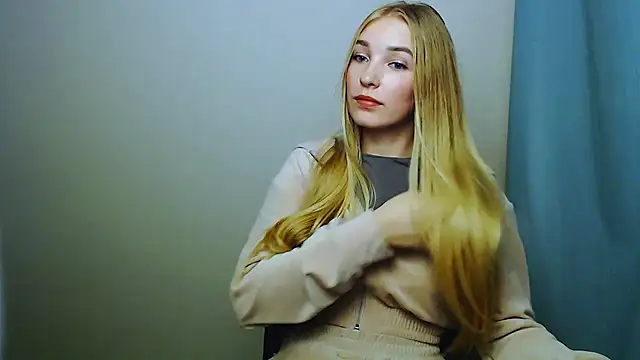 Snapshot of Queen_ofLove chatting on 28, 11, 2025 Queen ofLove online show from 28, 11, 2025