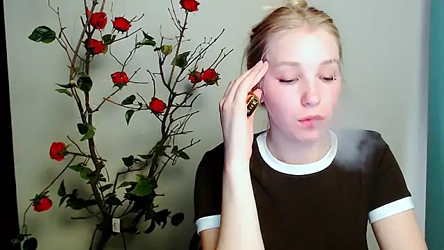Snapshot of Queen_ofLove chatting on 29, 4, 2026 Queen ofLove online show from 29, 4, 2026
