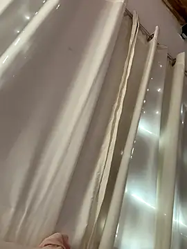 Snapshot of paulette_karim1 chatting on 13, 9, 2025 paulette karim1 online show from 13, 9, 2025