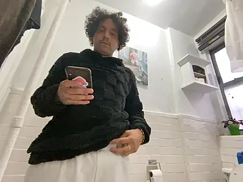 Snapshot of TacosSenpai chatting on 5, 3, 2025 TacosSenpai online show from 5, 3, 2025