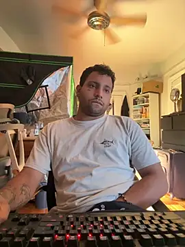 Snapshot of TacosSenpai chatting on 7, 10, 2025 TacosSenpai online show from 7, 10, 2025