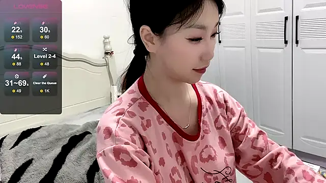 MMiao-66u online show from 3, 2, 2025