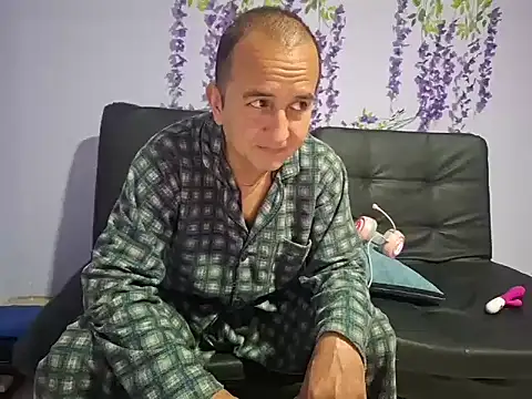 Snapshot of yazforeSolo chatting on 6, 11, 2025 yazforeSolo online show from 6, 11, 2025