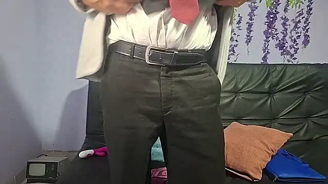 Snapshot of yazforeSolo chatting on 13, 11, 2025 yazforeSolo online show from 13, 11, 2025