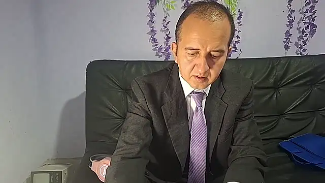 Snapshot of yazforeSolo chatting on 21, 11, 2025 yazforeSolo online show from 21, 11, 2025