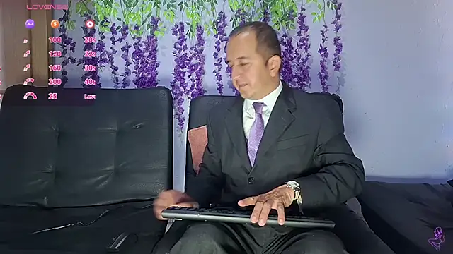 Snapshot of yazforeSolo chatting on 5, 2, 2026 yazforeSolo online show from 5, 2, 2026