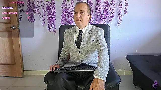 Snapshot of yazforeSolo chatting on 9, 2, 2026 yazforeSolo online show from 9, 2, 2026