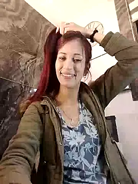 Snapshot of catt_evans1 chatting on 17, 12, 2024 catt evans1 online show from 17, 12, 2024