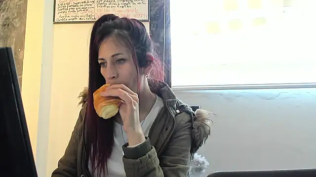 Snapshot of catt_evans1 chatting on 19, 1, 2025 catt evans1 online show from 19, 1, 2025