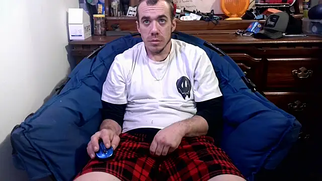 Snapshot of ScubaStevex chatting on 9, 2, 2025 ScubaStevex online show from 9, 2, 2025