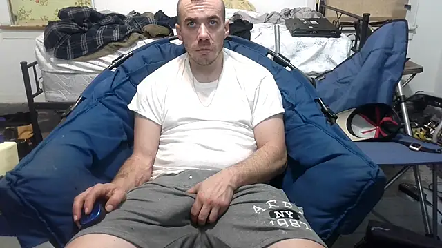 Snapshot of ScubaStevex chatting on 27, 2, 2025 ScubaStevex online show from 27, 2, 2025