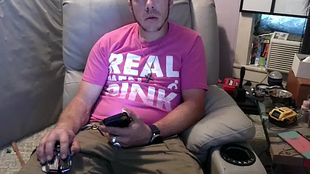 Snapshot of ScubaStevex chatting on 8, 10, 2025 ScubaStevex online show from 8, 10, 2025