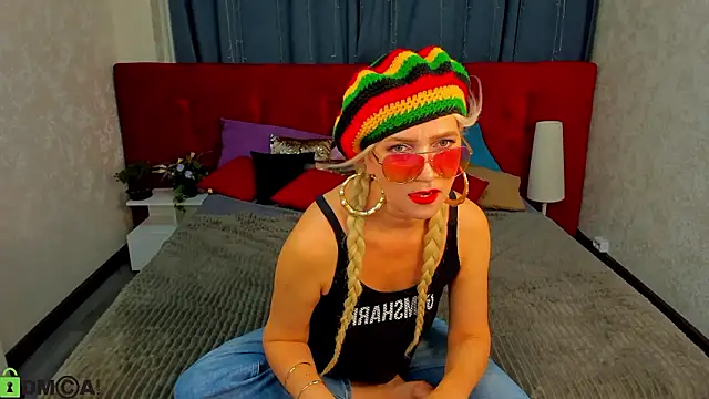 Luna  Lewis online show from 18, 2, 2026