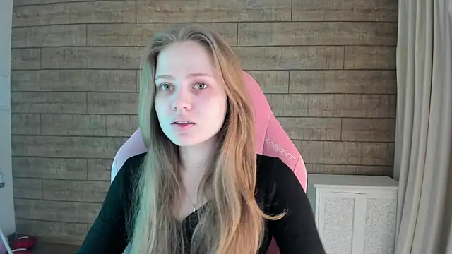 Snapshot of SelinSwarovski chatting on 20, 4, 2026 SelinSwarovski online show from 20, 4, 2026