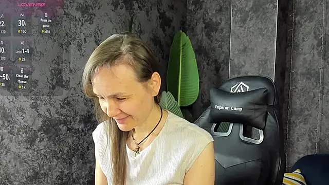 Snapshot of Lillian_White chatting on 11, 5, 2026 Lillian White online show from 11, 5, 2026