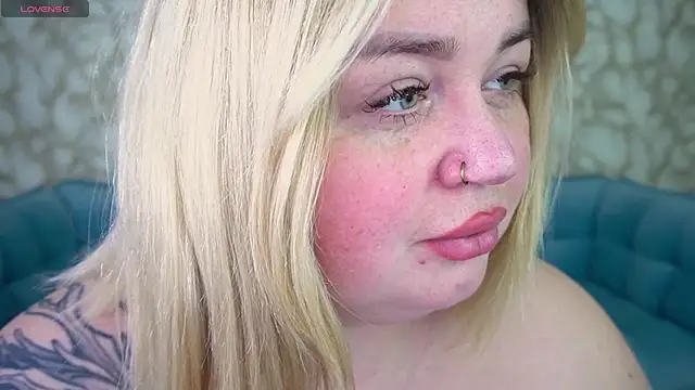 ZaraReignn online show from 17, 3, 2026