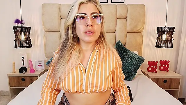 AdharaSmithh online show from 3, 3, 2025