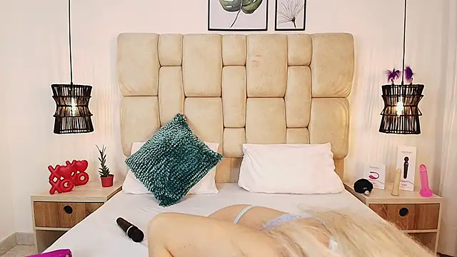 AdharaSmithh online show from 18, 3, 2025