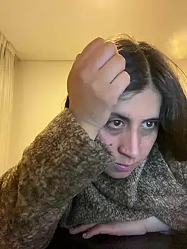 girl anni online show from 2, 3, 2025