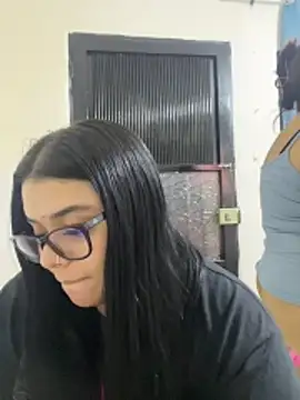 Snapshot of alissonfernandez_ chatting on 27, 5, 2026 alissonfernandez online show from 27, 5, 2026