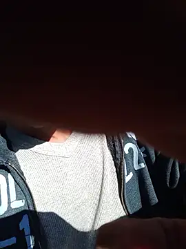 Snapshot of MrTamburine22 chatting on 4, 11, 2025 MrTamburine22 online show from 4, 11, 2025