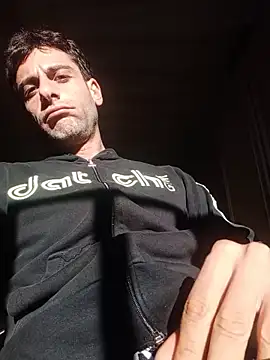 Snapshot of MrTamburine22 chatting on 5, 11, 2025 MrTamburine22 online show from 5, 11, 2025