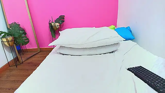 hornybarelylegalgirl online show from 9, 1, 2025