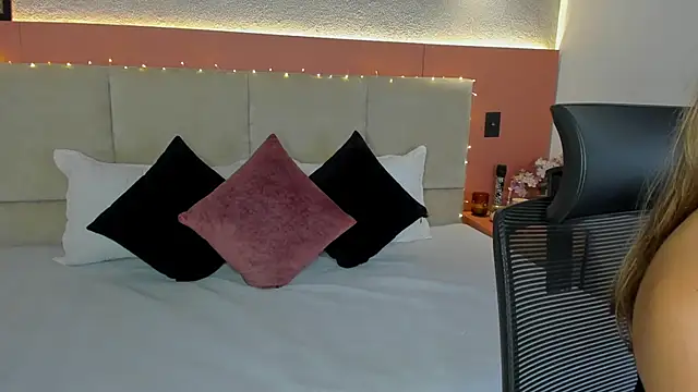 AniiRose online show from 17, 12, 2025