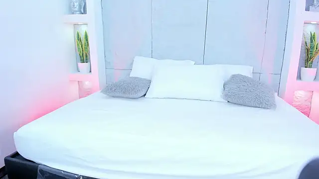 Snapshot of MelodyRey_ chatting on 3, 12, 2025 MelodyRey online show from 3, 12, 2025