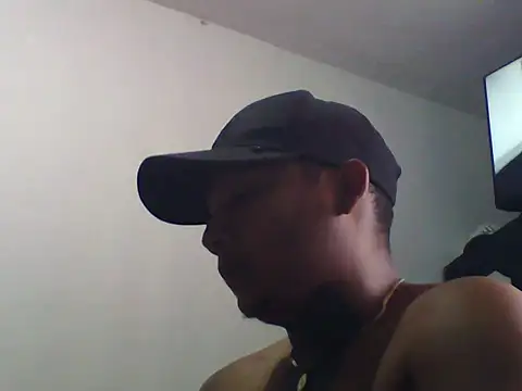 Snapshot of Realesf1114 chatting on 5, 10, 2025 Realesf1114 online show from 5, 10, 2025