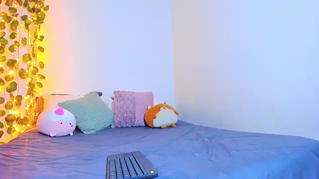 emillyhills online show from 8, 2, 2025