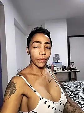 Snapshot of Alison_fitness chatting on 28, 10, 2025 Alison fitness online show from 28, 10, 2025